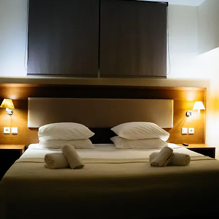 Niriides Apartahotel 4*