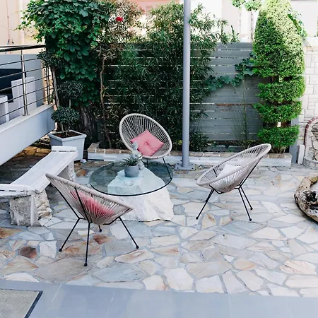 Niriides Apartahotel 4*