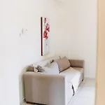 Niriides Aparthotel 4*