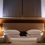 Niriides Aparthotel Kourouta