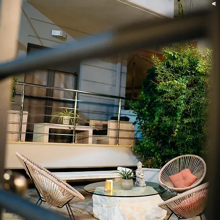 Niriides Aparthotel Kourouta